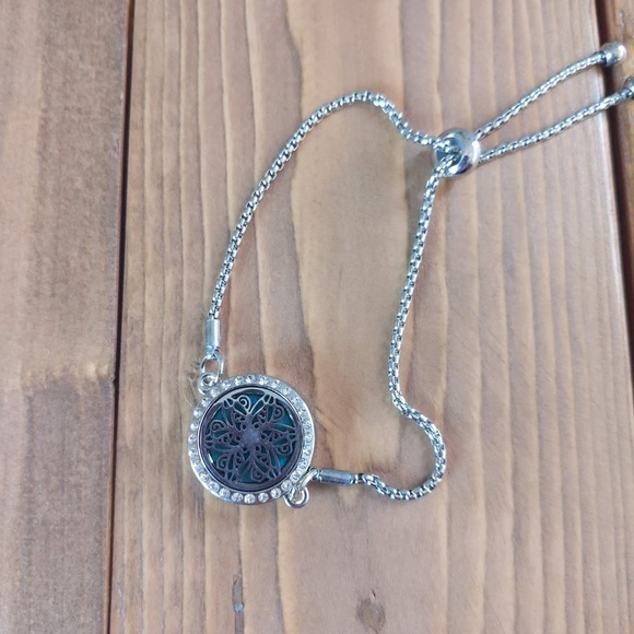 Aromatherapy Essential Oil Diffuser Bracelet - Picture 5 of 7
